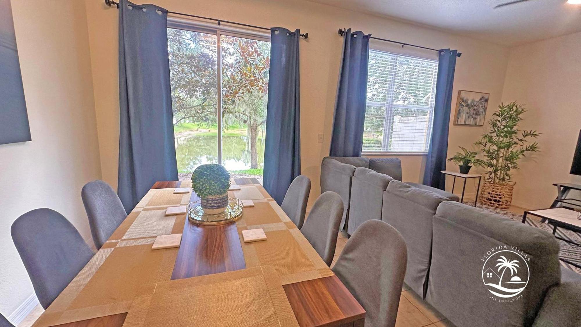 Compass Bay - Close To Holiday home *